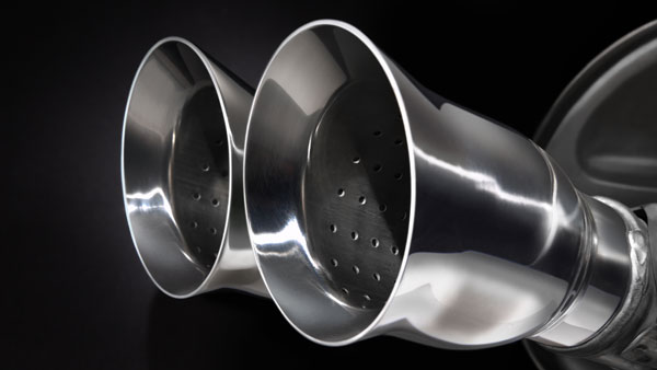 காரில் இரண்டு புகைவெளியேறும் கருவி இருப்பதற்கான காரணங்கள் இது தான்