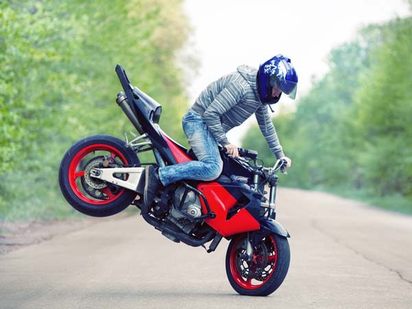 சிறுவர்கள் பைக் ஓட்டியதால் 26 பெற்றோர்களுக்கு ஜெயில் தண்டனை..! போலீசார் அதிரடி நடவடிக்கை