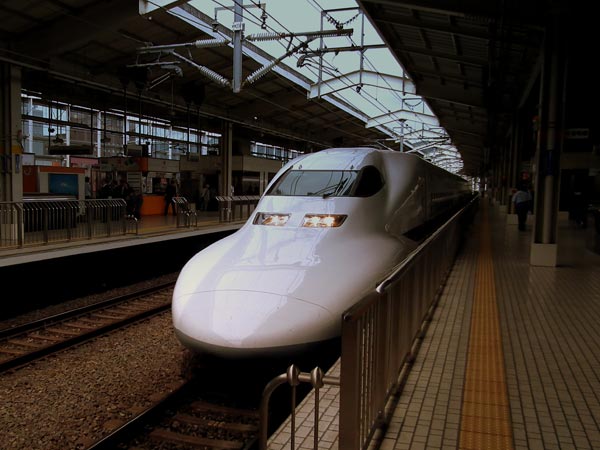 விமானத்தைவிட புல்லட் ரயில்தான் சிறந்தது... ஏன்?