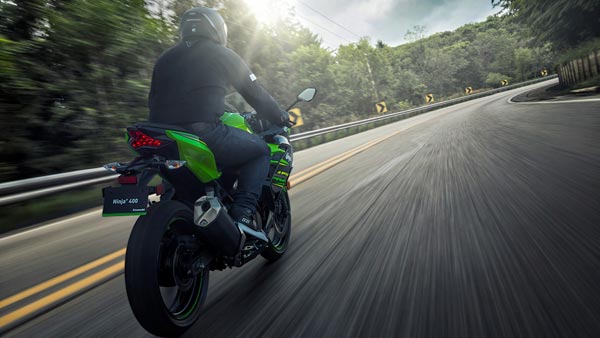 புதிய கவாஸாகி நின்ஜா 400 பைக் இந்தியாவில் விற்பனைக்கு அறிமுகம்!