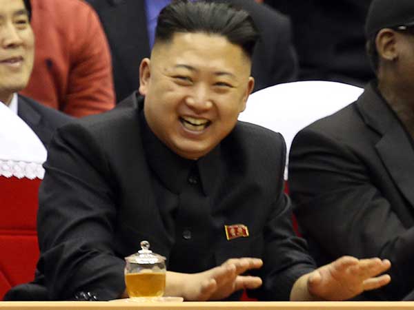 சர்வாதிகாரி கிங் ஜாங் உன்னின் காரில் இவ்வளவு வசதிகளா?....அடேங்கப்பா....!