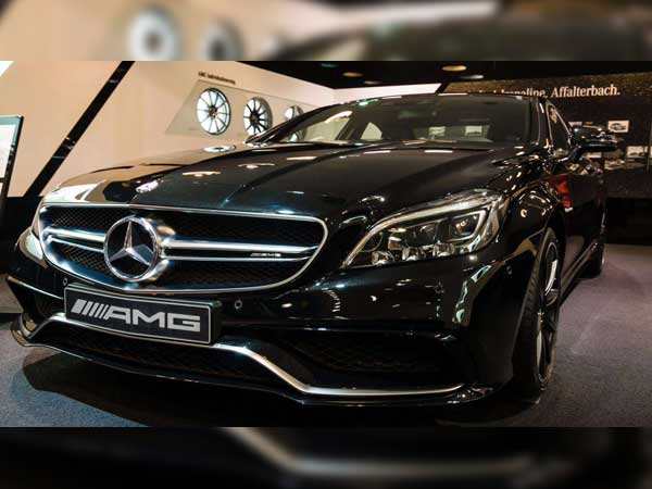 சர்வாதிகாரி கிங் ஜாங் உன்னின் காரில் இவ்வளவு வசதிகளா?....அடேங்கப்பா....!