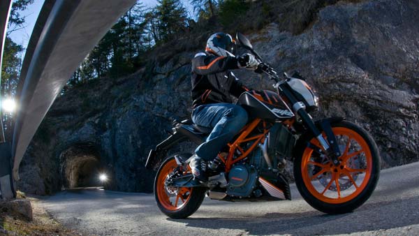 கே.டி.எம். டியூக் பைக்கை அப்பட்டமாக காப்பியடித்த யூ.எம் மோட்டார் சைக்கிள் நிறுவனம்