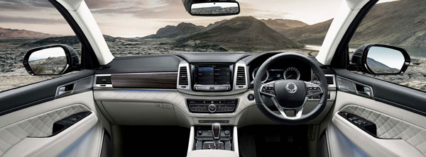 மஹிந்திரா எக்ஸ்யூவி700 எஸ்யூவியின் புதிய ஸ்பை படம் மற்றும் புதிய தகவல்கள்!!