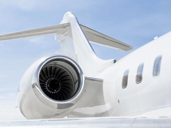 விமானத்தில் நீங்கள் சுவாசிக்கும் பிராண வாயு எங்கிருந்து வருகிறது தெரியுமா? விமானத்தில் நீங்கள் சுவாசிக்கும் பிராண வாயு எங்கிருந்து வருகிறது தெரியுமா?