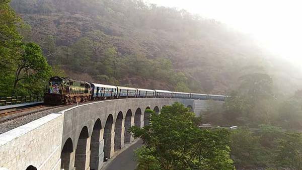 வாழ்நாளில் ஒரு முறையேனும் பயணிக்க வேண்டிய தென்காசி - கொல்லம் ரயில் பயணம்