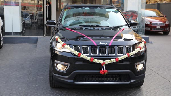 தங்கை மகளுக்கு ஜீப் காம்பஸ் காரை பரிசளித்த நடிகர் சுதீப்!