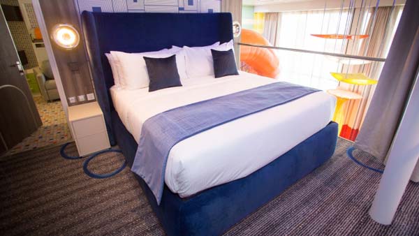 உலகின் மிகப்பெரிய சொகுசு கப்பல் பற்றி உங்களுக்கு தெரியுமா?