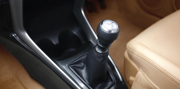 புதிய டொயோட்டா யாரிஸ் காரின் விலை அதிகாரப்பூர்வமாக வெளியானது!!