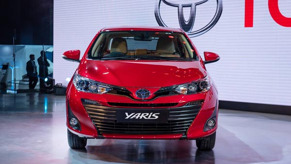 டீலர்களுக்கு வந்த யாரிஸ்...