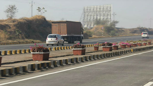 நெடுஞ்சாலைகளில் உயிர் தப்புவதற்கான தங்க சாலை விதிகள்!! நெடுஞ்சாலைகளில் உயிர் தப்புவதற்கான தங்க சாலை விதிகள்!!