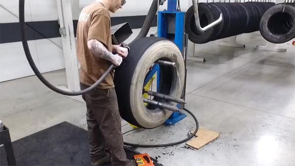 உங்கள் கார்/பைக் டயரை ரீ திரெட்டிங் செய்யலாமா?