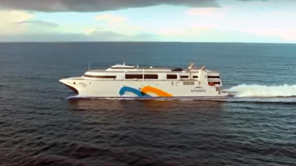 போயிங் 747 விமான ஜெட் எஞ்சின் பொருத்தப்பட்ட உலகின் அதிவேக கப்பல்!!