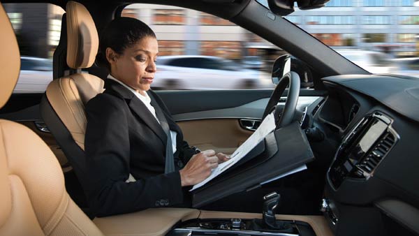 மகப்பேறு காலத்தில் பெண்கள் வாகனம் ஓட்டலாமா ? மகப்பேறு காலத்தில் பெண்கள் வாகனம் ஓட்டலாமா ?