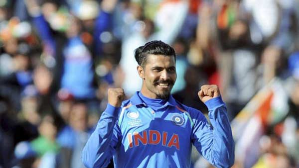 ஜடேஜா மனைவியின் தலைமுடியை இழுத்து தாக்கிய போலீஸ்.. கார் மோதியதால் ஆத்திரம்.. விபத்துக்கு காரணம் யார்