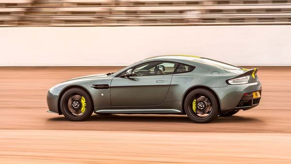 இந்தியாவின் முதல் அஸ்டன் மார்டின் காரை வாங்கியவர் யார்?