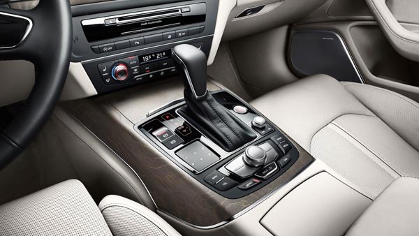 காரை விற்பது போல் விற்று திருடிய இன்ஜினியர்.. செகண்ட் ஹேண்டு வாகனம் வாங்கும்போது எச்சரிக்கை அவசியம்