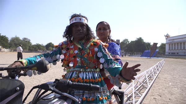 மோட்டார் சைக்கிள்கள் மூலம் படைக்கப்பட்ட வினோத உலக சாதனைகள்...!!!