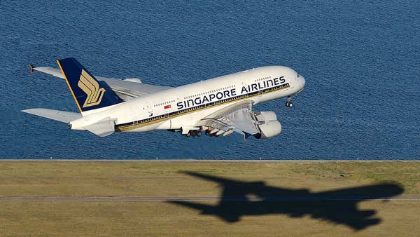 இரும்புத்திரை படத்தில் வருவது போல விமான போர்டிங் பாஸ்சில் இருந்து பயணிகளின் தகவல்களை திருட முடியுமா?