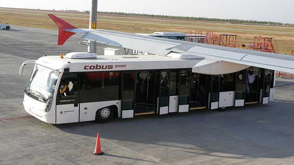 இரும்புத்திரை படத்தில் வருவது போல விமான போர்டிங் பாஸ்சில் இருந்து பயணிகளின் தகவல்களை திருட முடியுமா?