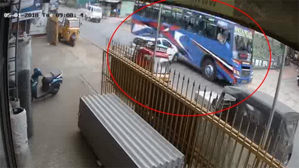 கேரளாவில் பஸ் மீது வேமாக வந்து மோதிய கார் விபத்தின் பதறவைக்கும் வீடியோ வெளியானது