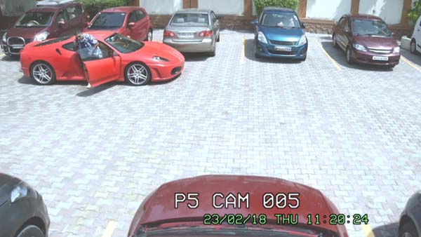 ஃபெராரி காரை விட்டு விட்டு டாடா டியாகோ காரை திருடிய திருடன்...! என்ன காரணமாக இருக்கும்?