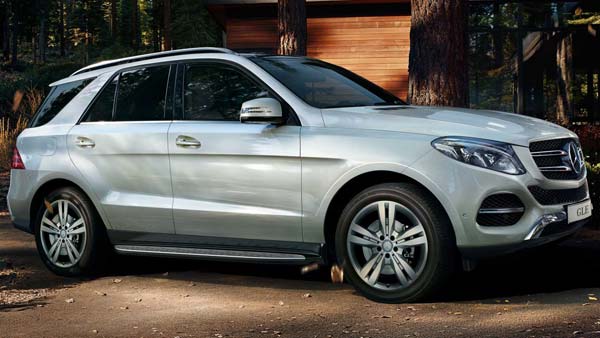  எவ்வளவு கோடிக்கு கார், பைக் வாங்கியுள்ளார் தல டோனி??? மலைக்க வைக்கும் கலெக்ஸன்...!!!