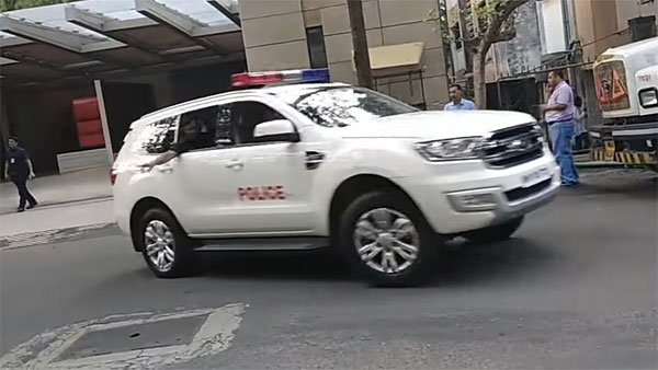 அம்பானியின் பாதுகாப்பிற்கு இவ்வளவு உயர் ரக கார்களா? எல்லாம் யார் வீட்டு காசு தெரியுமா?