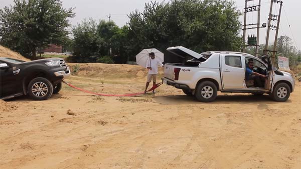 ஃபார்ச்சூனர் Vs என்டெவர் ஆப் ரோட்டில் சிறந்த கார் எது?