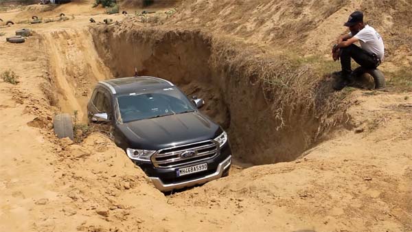 ஃபார்ச்சூனர் Vs என்டெவர் ஆப் ரோட்டில் சிறந்த கார் எது?