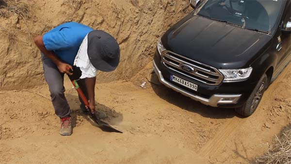 ஃபார்ச்சூனர் Vs என்டெவர் ஆப் ரோட்டில் சிறந்த கார் எது?