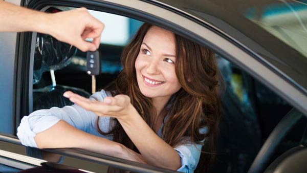மகப்பேறு காலத்தில் பெண்கள் வாகனம் ஓட்டலாமா ? மகப்பேறு காலத்தில் பெண்கள் வாகனம் ஓட்டலாமா ?
