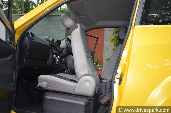 சீட் எந்த போஸிஷனில் இருந்தால் உங்களுக்கு கார் ஓட்ட வசதியாக இருக்கும்?