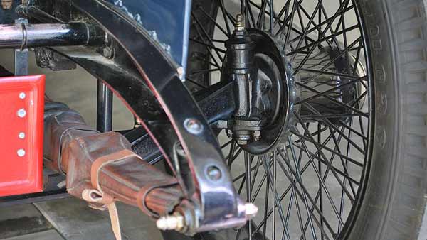 டிஸ்க் பிரேக்கில் உள்ள சாதக பாதகமான விஷயங்கள் என்ன?