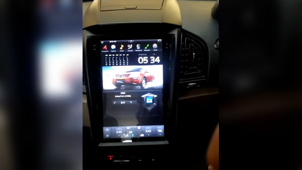 மஹிந்திரா எக்ஸ்யூவி500 காருக்கு பெரிய டச்ஸ்கிரீன் சிஸ்டம்... விலை விபரம் உள்ளே!!