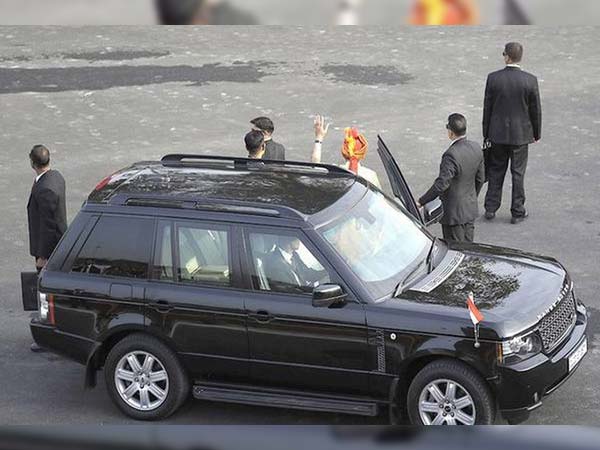 பிரதமர் மோடியின் கார் அணிவகுப்பில் உள்ள ரகசியங்கள் கசிந்தது; அவர் பயன்படுத்தும் கார்கள் இவ்வளவு கோடிகளா?