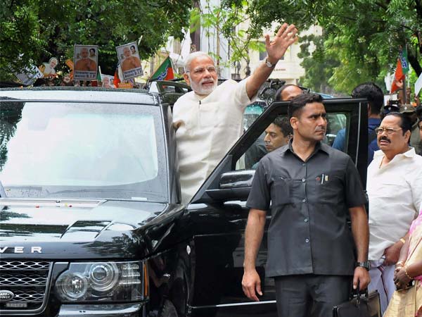 பிரதமர் மோடியின் கார் அணிவகுப்பில் உள்ள ரகசியங்கள் கசிந்தது; அவர் பயன்படுத்தும் கார்கள் இவ்வளவு கோடிகளா?