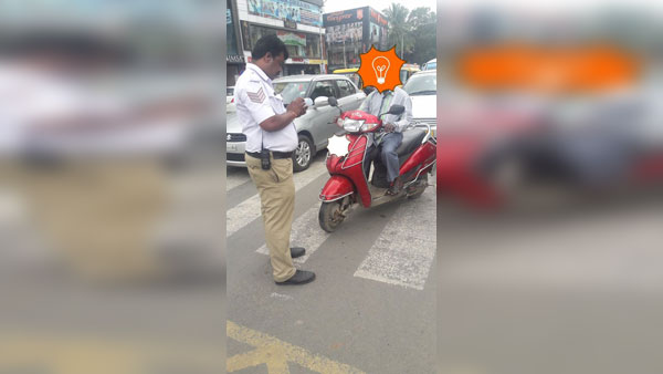 லஞ்சம் வாங்கும் 