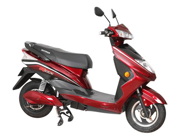 உங்கள் பெட்ரோல் ஸ்கூட்டருக்கு பதிலாக எலெக்ட்ரிக் ஸ்கூட்டருக்கு மாறுங்கள்; டாப் 5 எலெக்டரிக் ஸ்கூட்ட