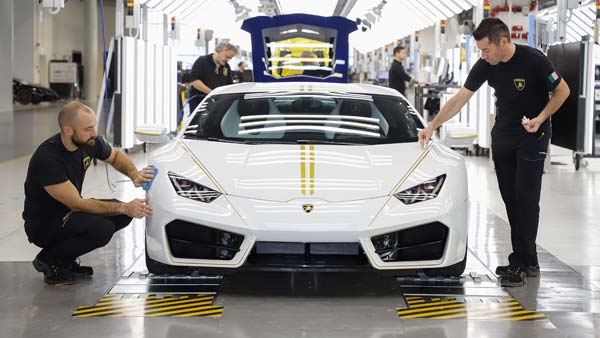 பரிசாக கிடைத்த லம்போர்கினி சூப்பர் காரை ஏலம் விட்ட போப் ஆண்டவர்...! நெகிழ்ச்சியான செய்தி...! 