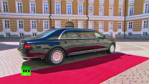 ஜேம்ஸ் பாண்ட் பட பாணியில் ரஷ்ய அதிபரின் கார்...! 