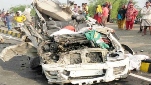 ஆர்ஜேடி தலைவர்கள் மூவரின் உயிரை பறித்த கோர விபத்து...காரணம் என்ன? அப்பளமாக நொறுங்கியது ஸ்கார்பியோ...