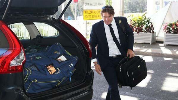 தோனியின் ஹம்மர் முதல் ஜடேஜாவின் ஆடி வரை சிஎஸ்கே வீரர்களின் கார் பட்டியல்