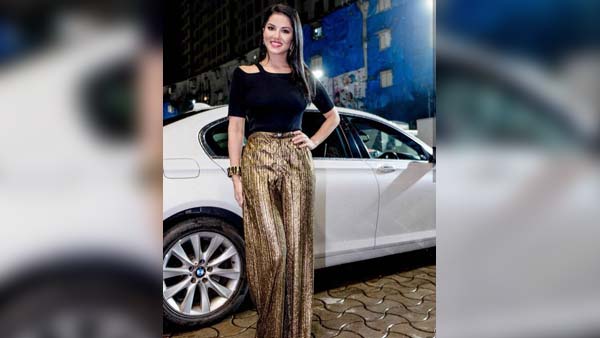 ஸ்போர்ட்ஸ் கார்களைவிட்டு பெரிய கார்கள் பக்கம் தாவிய சன்னி லியோன்!!