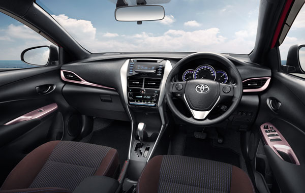 டொயோட்டா யாரீஸ் ஹேட்ச் பேக் கார்கள் இந்தியாவில் ஏன் விற்பனைக்கு வரவில்லை தெரியுமா?
