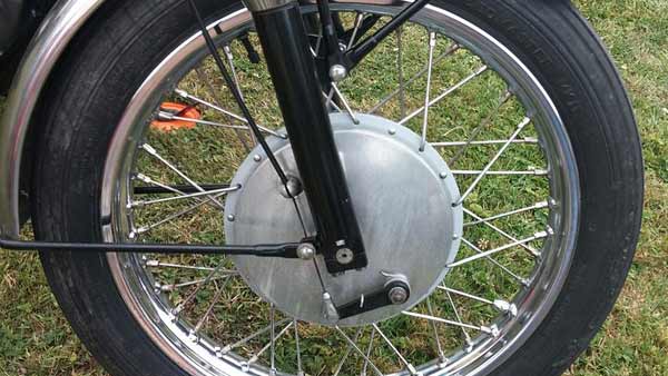 டிஸ்க் பிரேக்கில் உள்ள சாதக பாதகமான விஷயங்கள் என்ன?