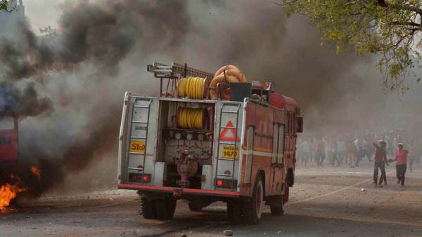தீயனணப்பு வாகனங்கள ஏன் சிவப்பு கலரில் இருக்கிறது தெரியுமா? தீயனணப்பு வாகனங்கள ஏன் சிவப்பு கலரில் இருக்கிறது தெரியுமா?