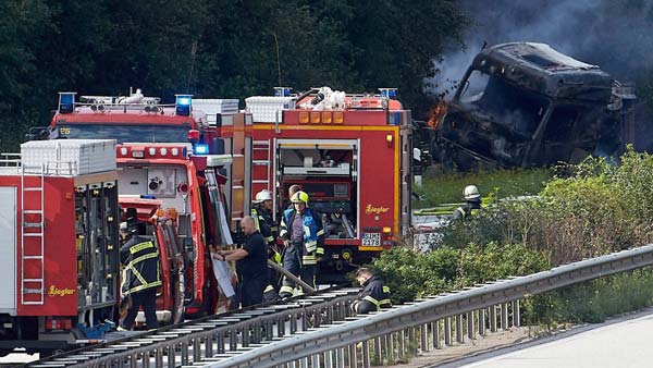 தீயனணப்பு வாகனங்கள ஏன் சிவப்பு கலரில் இருக்கிறது தெரியுமா? தீயனணப்பு வாகனங்கள ஏன் சிவப்பு கலரில் இருக்கிறது தெரியுமா?