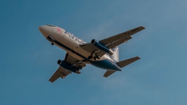 விமானம் அதிக உயரத்தில் பறப்பதற்கு பின்னால் உள்ள அறிவியல் காரணம் இது தான்..!