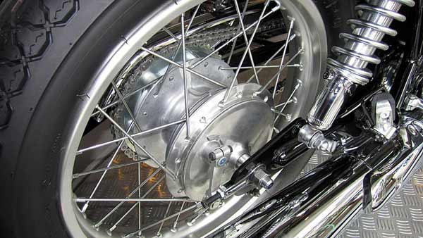 டிஸ்க் பிரேக்கில் உள்ள சாதக பாதகமான விஷயங்கள் என்ன?